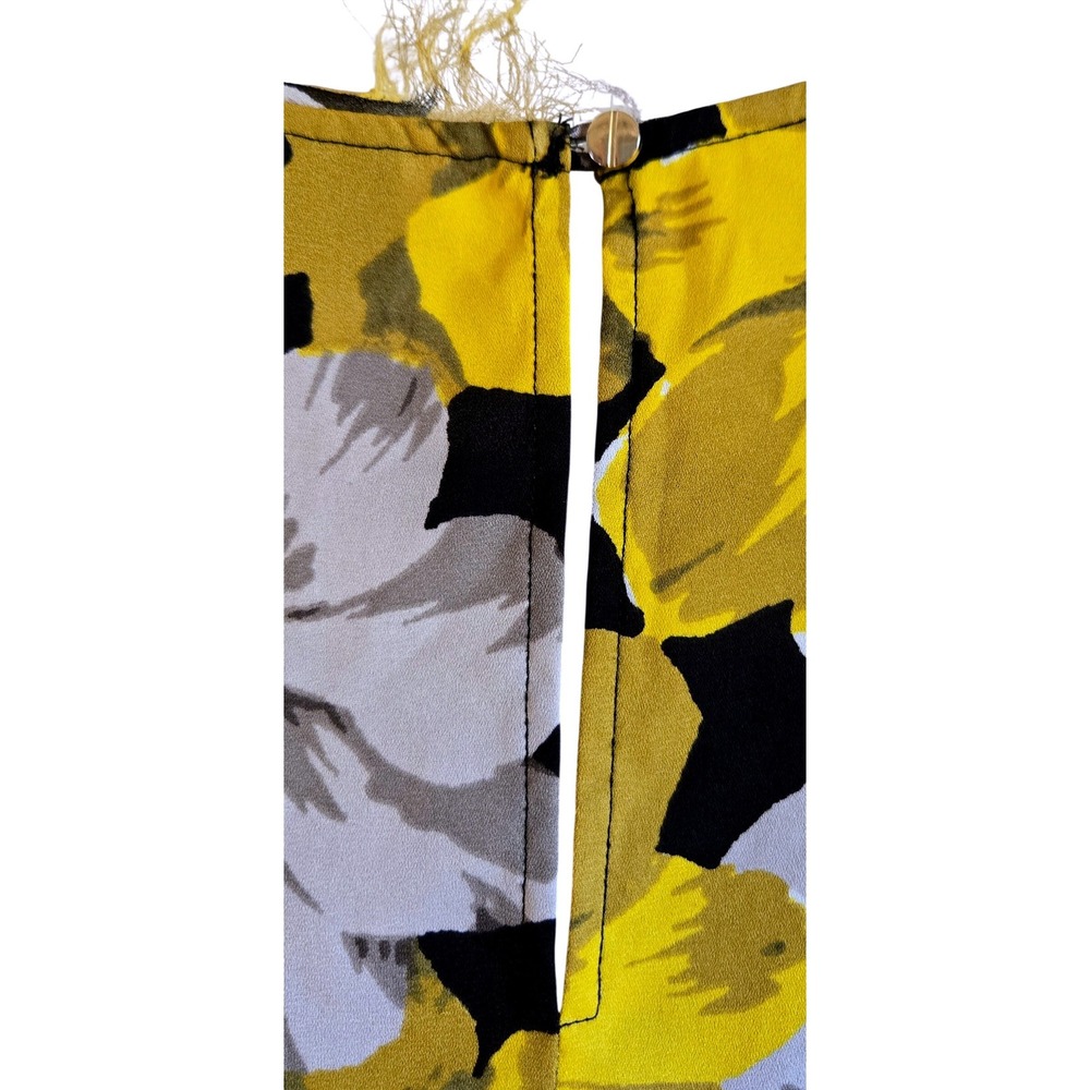 Who What Wear Yellow Floral Sleeveless Blouse - Picture 9 of 9